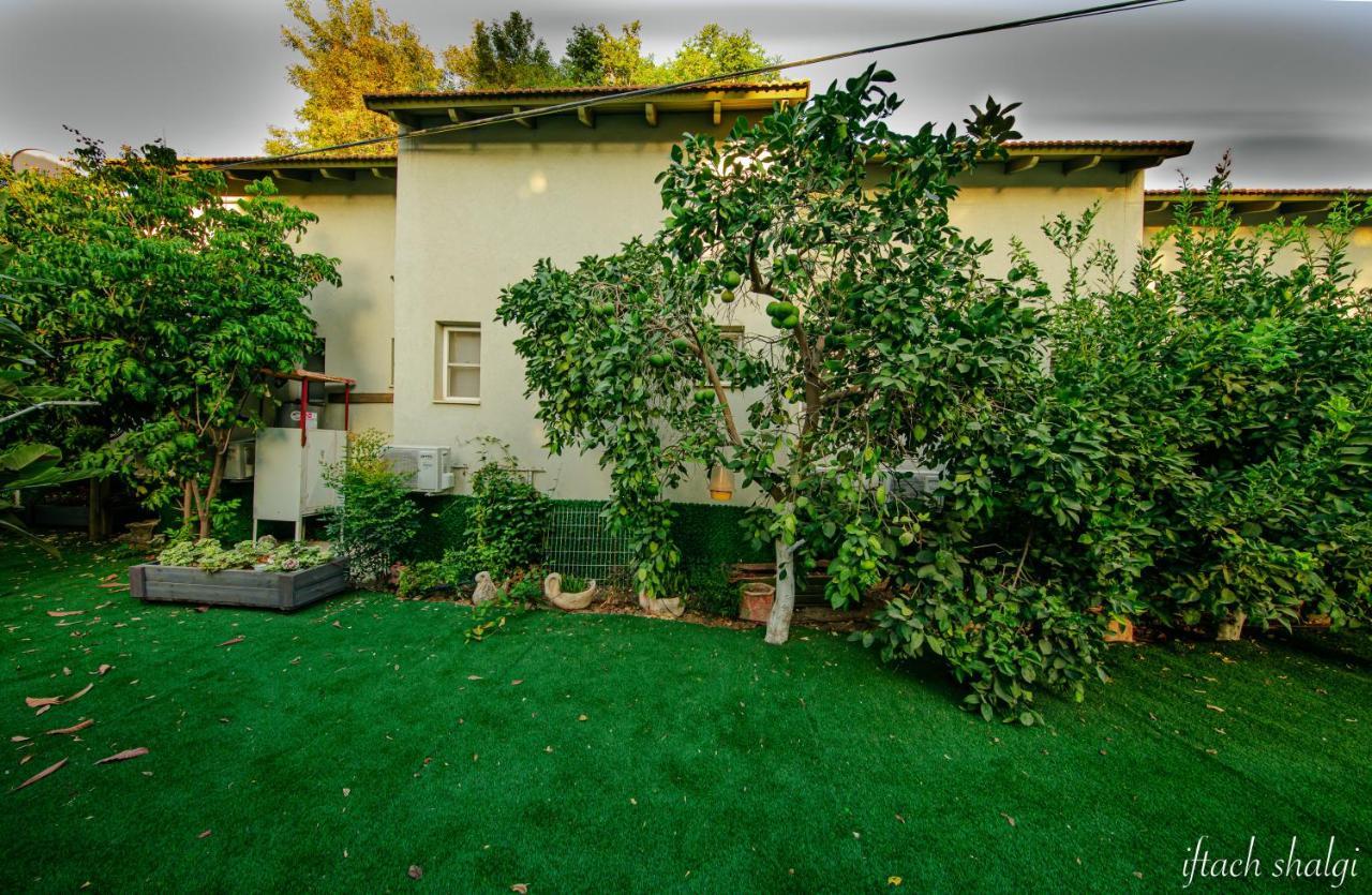 Nuriel Fruit & Guest House Sheʼar Yashuv 외부 사진